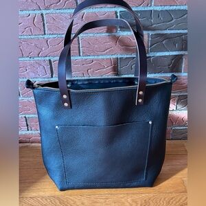 Portland Leather Good Small Pebbled Black Zip tote